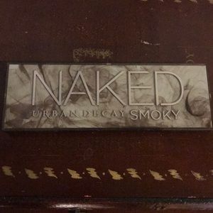 Urban Decay Naked Smoky Palette